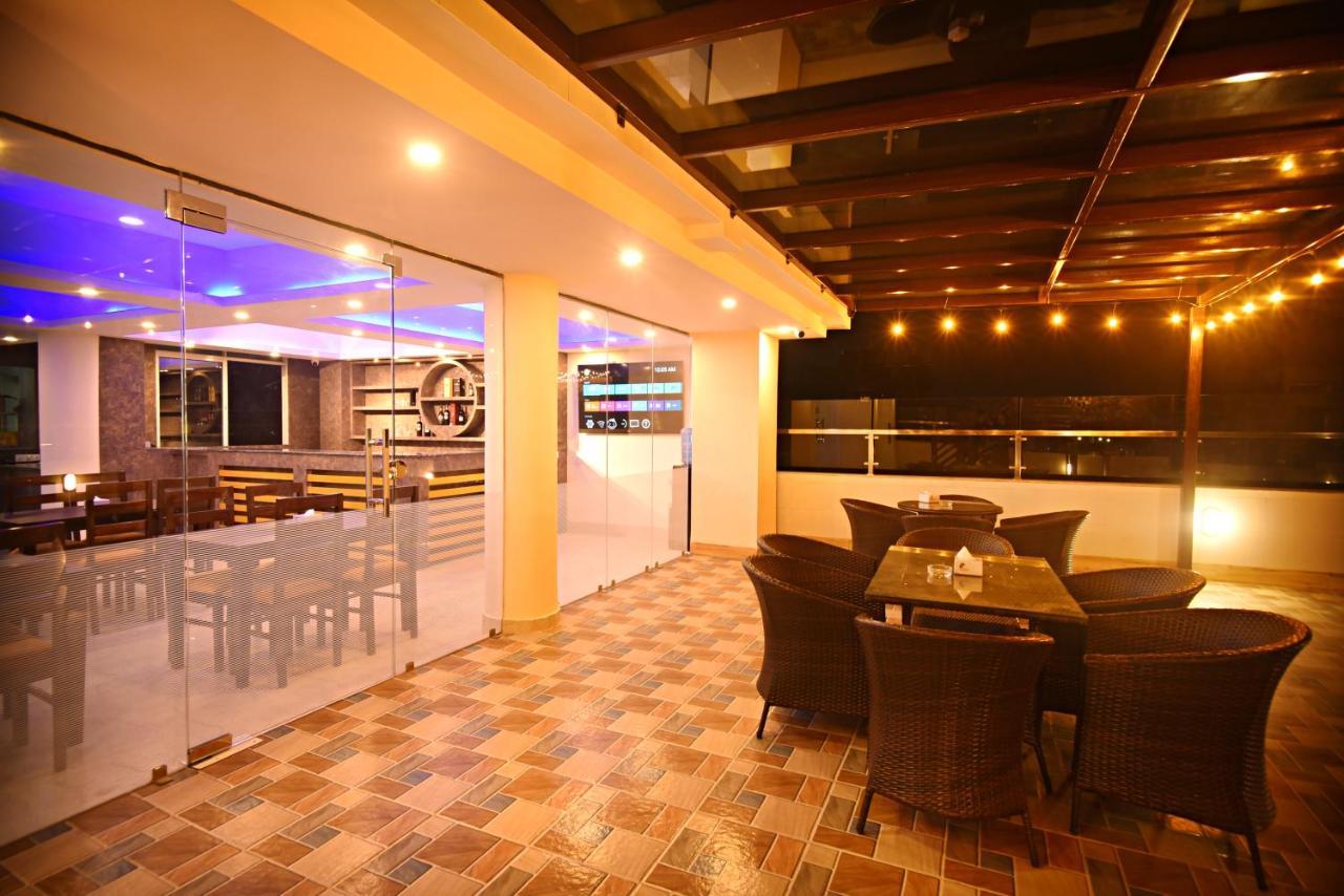 Hotel Simal Kathmandu Buitenkant foto