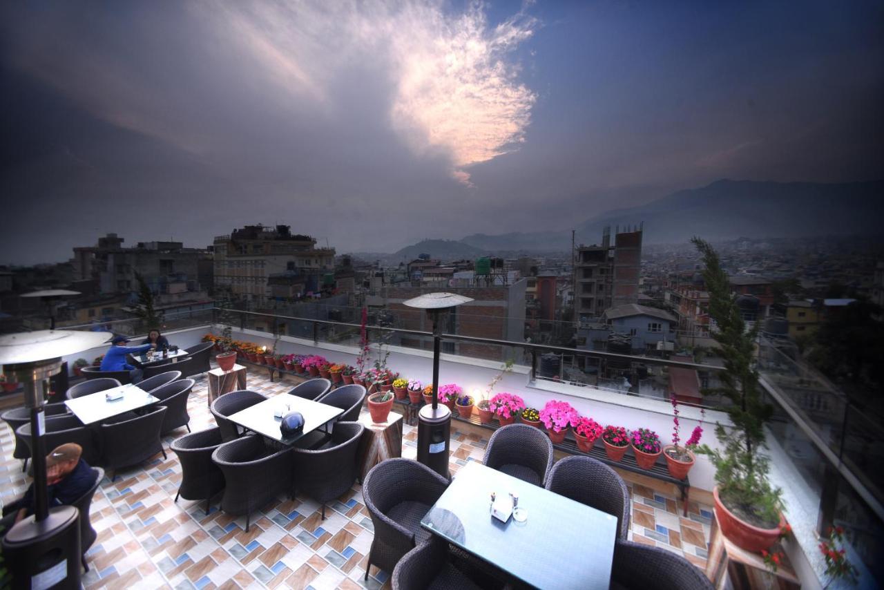 Hotel Simal Kathmandu Buitenkant foto